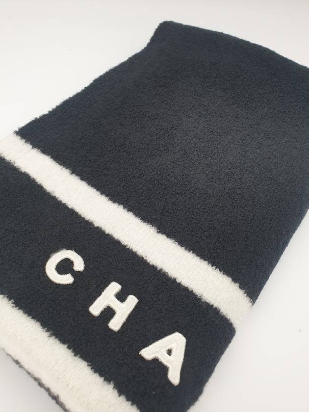 Lettering Silk Cashmere Muffler Black AAA563 - CHANEL - BALAAN 4