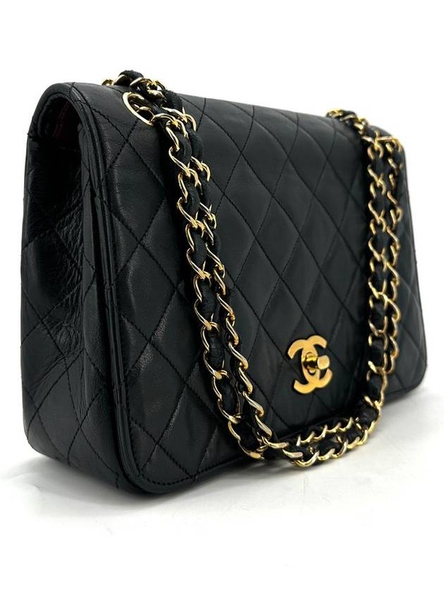 Classic Lambskin Flap Shoulder Bag - CHANEL - BALAAN 4