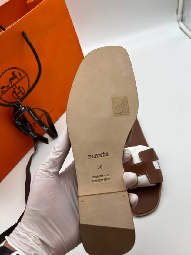 Oran Sandals Gold H021056Z 38 - HERMES - BALAAN 4