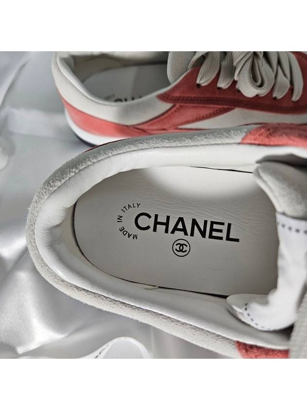 CC Logo Suede Low-Top Sneakers Pink White - CHANEL - BALAAN 6