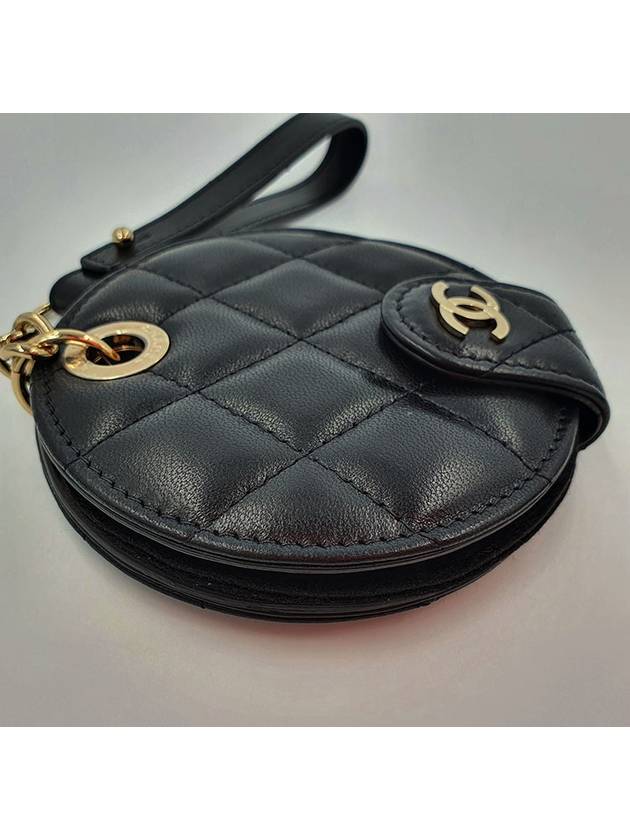 Women s Classic Round Case - CHANEL - BALAAN 7