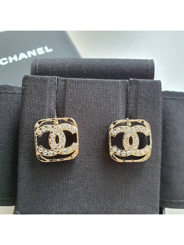 Square CC logo gold metal earrings - CHANEL - BALAAN 1