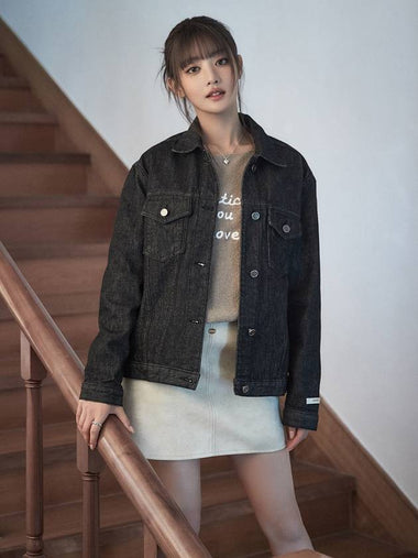 Minnie wears POCKET WASHED DENIM JACKET - ANOETIC - BALAAN 1