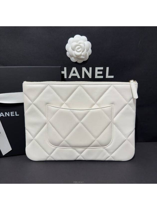 19 Nineteen White Clutch Medium Gold Metal - CHANEL - BALAAN 2