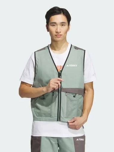 Utility Looking Vest Men s Terex Silver Green Charcoal 2224 693405 - ADIDAS - BALAAN 1