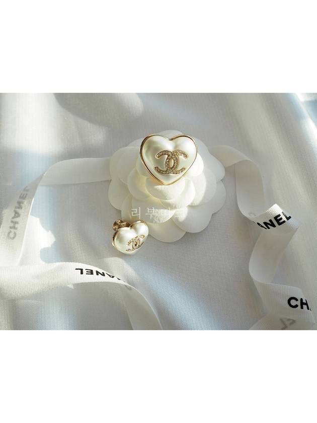 Double Heart Brooch Set White - CHANEL - BALAAN 11