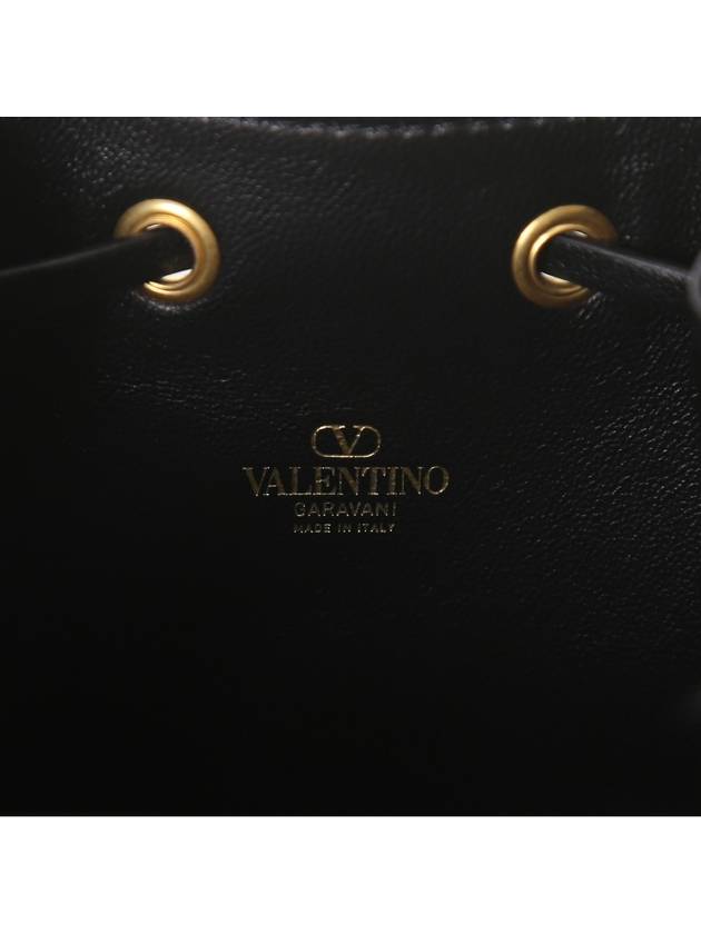 V Logo Chain Bucket Bag Black - VALENTINO - BALAAN 7