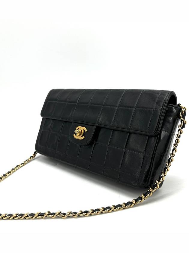 Lambskin chocolate bar baguette shoulder bag - CHANEL - BALAAN 3