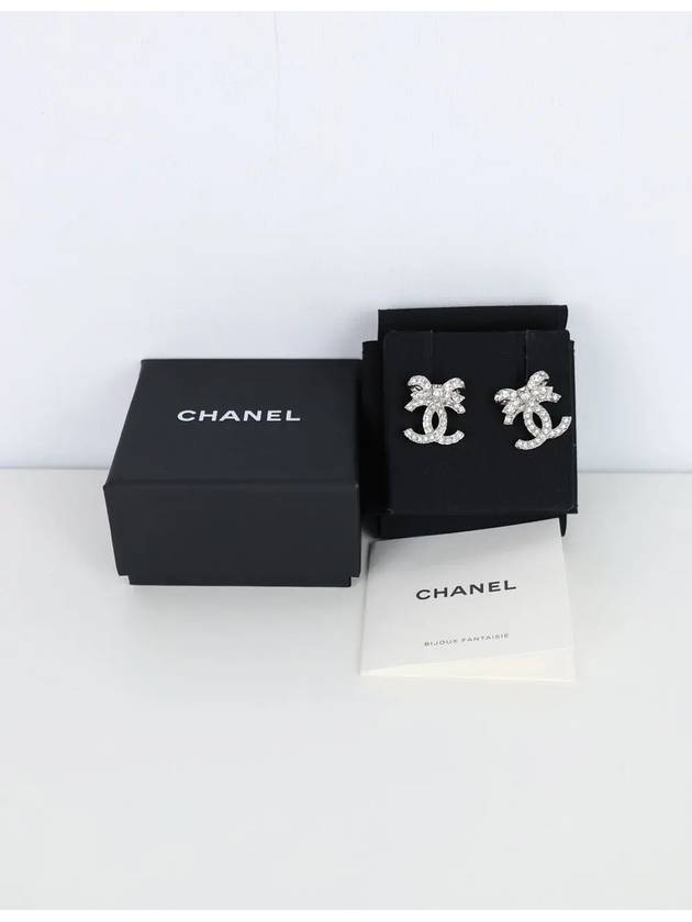 CC Logo Ribbon Metal Diamantes Crystal Earrings Silver - CHANEL - BALAAN 4