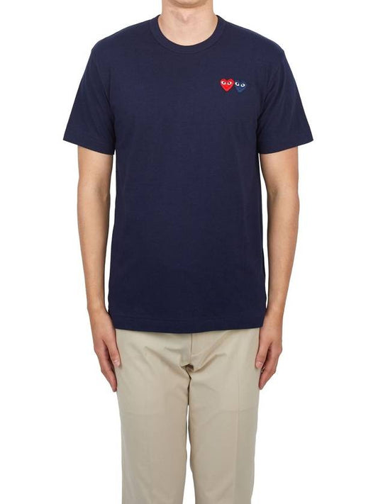 Play Men's Double Heart Wappen Short Sleeve T-Shirt Navy P1 T226 2 - COMME DES GARCONS - BALAAN 2