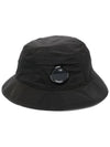 Lens Wappen Chrome R Bucket Hat Black - CP COMPANY - BALAAN 1