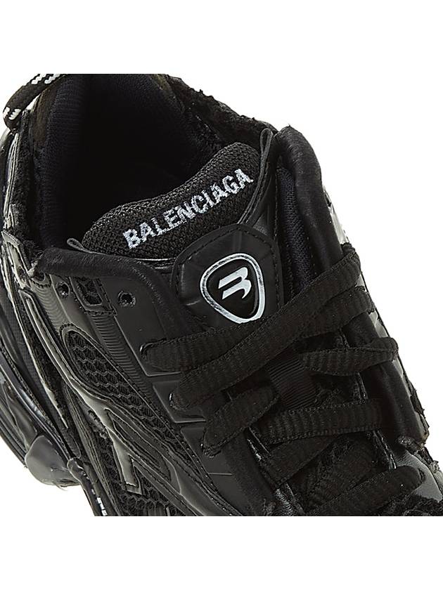 Runner Low Top Sneakers Black - BALENCIAGA - BALAAN 9