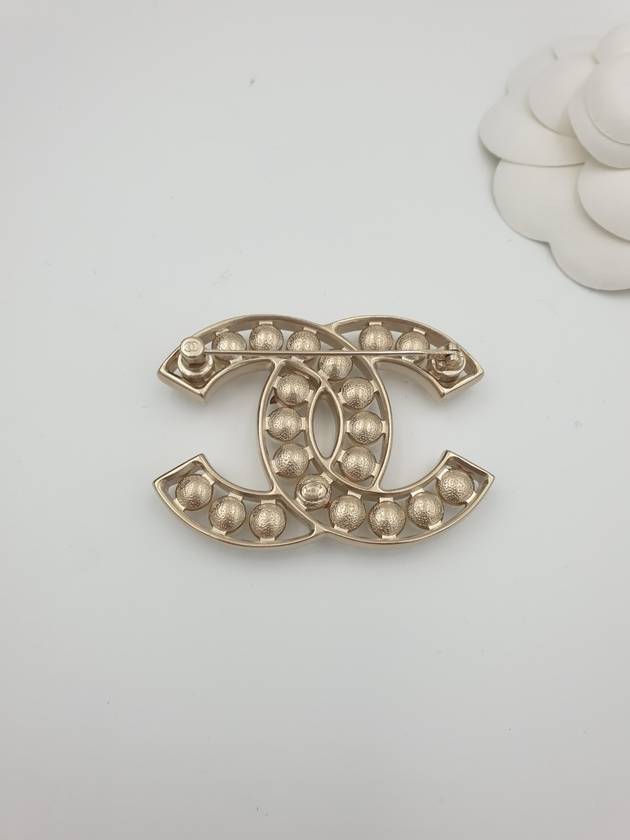 CC logo pearl brooch gold A64978 - CHANEL - BALAAN 3