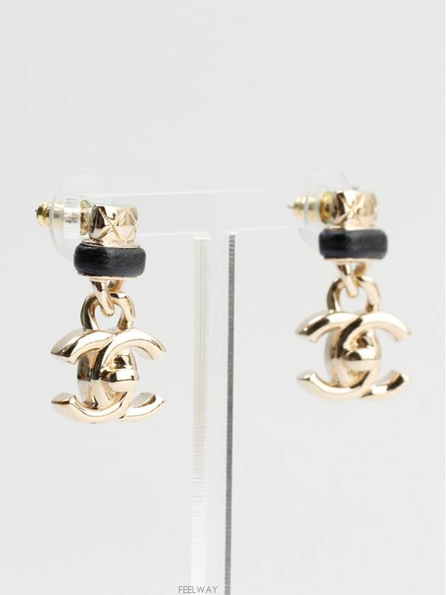 Turn lock CC logo drop earrings champagne gold 71937 - CHANEL - BALAAN 2