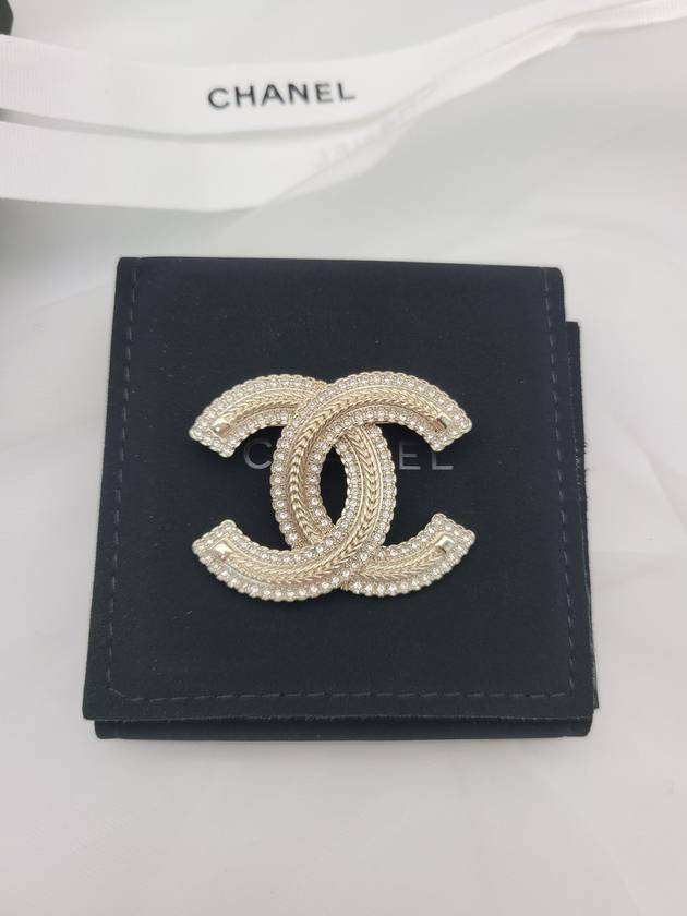 cc logo champagne gold brooch - CHANEL - BALAAN 6