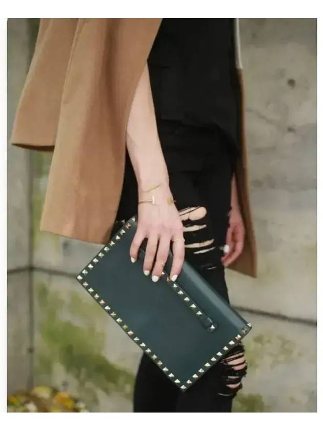 Rockstud Flap ClutchJW2B0399NBD P38 Dark Green - VALENTINO - BALAAN 8