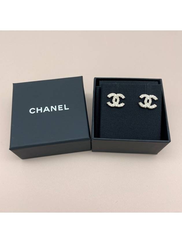 Classic CC Logo Pearl Earrings Earrings Gold A64766 - CHANEL - BALAAN 2