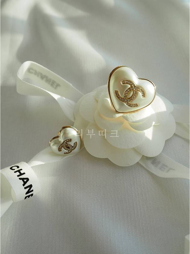 Women's Double Heart Set Brooch White - CHANEL - BALAAN 9