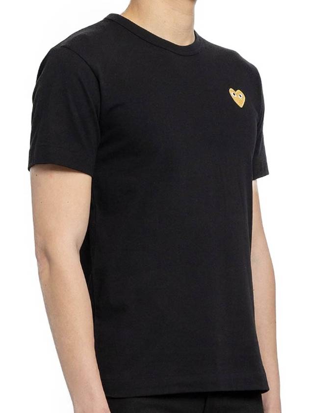 Small Gold Heart Wappen Short Sleeve T-Shirt Black P1 T216 1 - COMME DES GARCONS - BALAAN 5