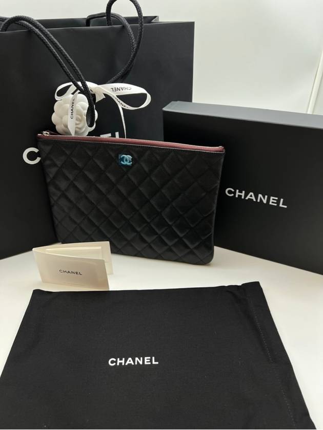 Medium Classic Clutch Bag Caviar Leather & Silver Black - CHANEL - BALAAN 9