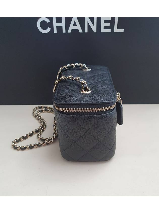 Classic Gold CC Logo Cosmetic Caviar Chain Cross Bag Black - CHANEL - BALAAN.