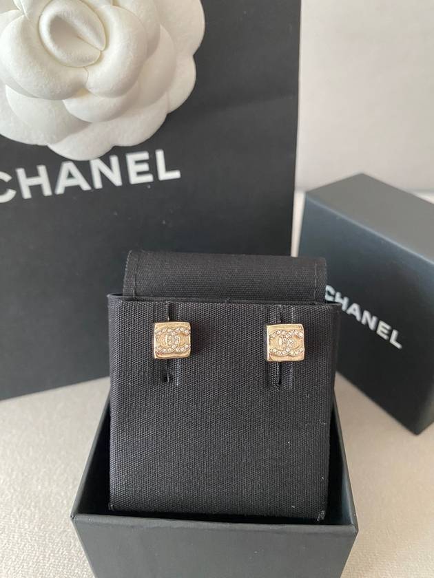 CC logo earrings square crystal earrings gold ABC831 - CHANEL - BALAAN 1