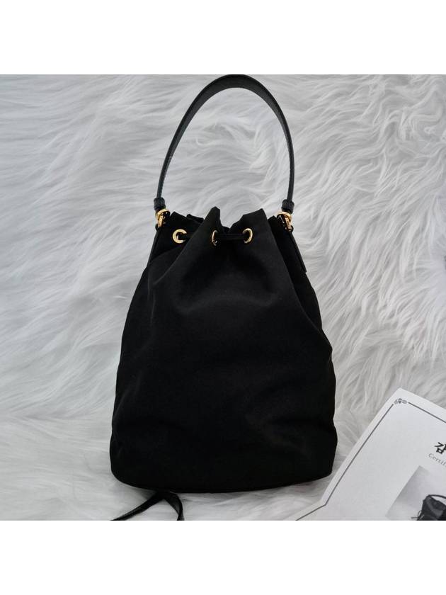 Re nylon triangle logo bucket bag cross black - PRADA - BALAAN 3