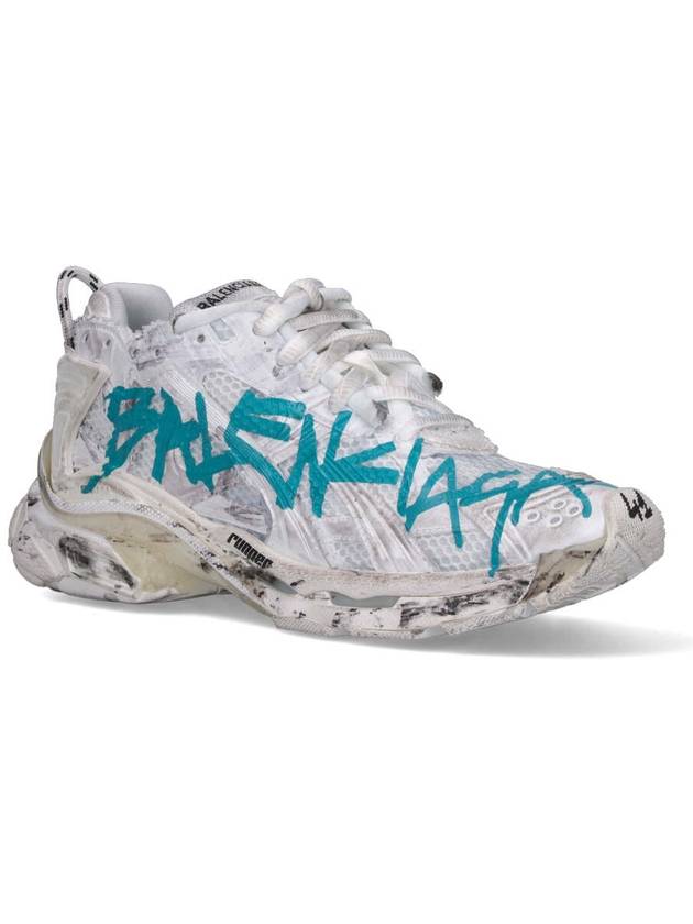 Runner Graffiti Low Top Sneakers White - BALENCIAGA - BALAAN 3