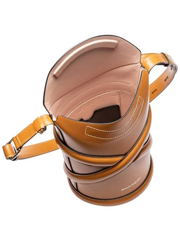 The Curve Small Bucket Bag Tan - ALEXANDER MCQUEEN - BALAAN 5