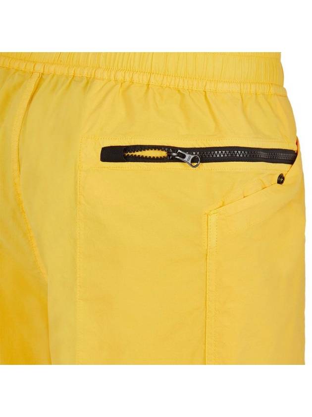 Wappen Patch Pocket Drawstring Shorts Yellow - STONE ISLAND - BALAAN 4