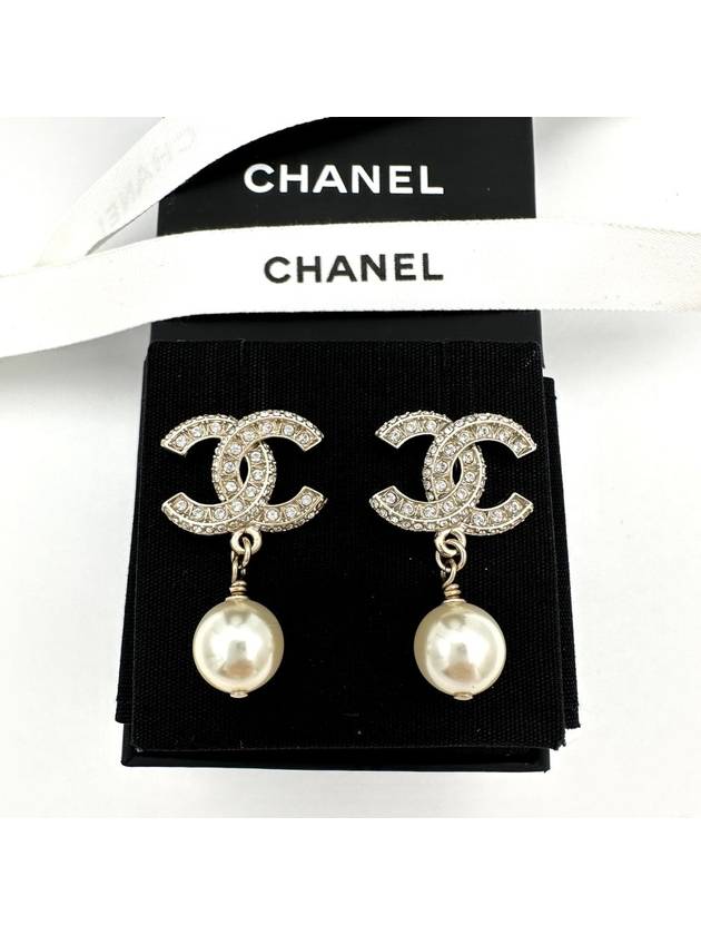 CC Metal Logo Pearl Earrings Gold - CHANEL - BALAAN 2