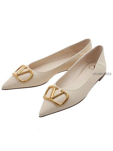 Women's V Logo Flats Ivory - VALENTINO - BALAAN 1