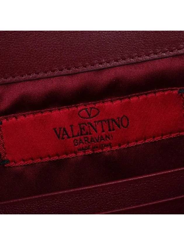 Rockstud Envelope Clutch Bag Cerise - VALENTINO - BALAAN 9