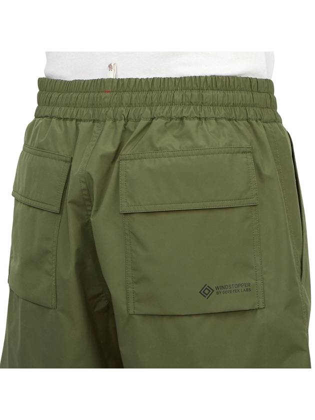 Grenoble Men s Shorts 2B00001 54AL5 820 - MONCLER - BALAAN 10