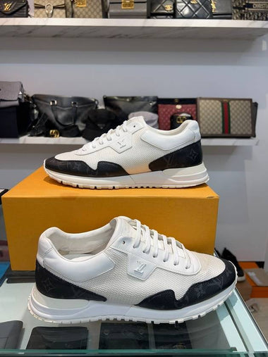 7 5 Runaway Sneakers White Black - LOUIS VUITTON - BALAAN 1