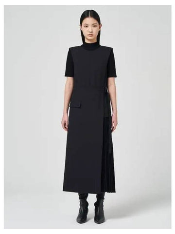 Pleated detail round neck dress one piece black domestic product GM0023112442201 - JUUN.J - BALAAN 1