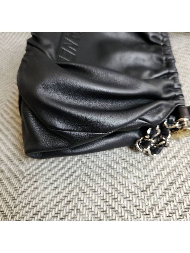 Lambskin chain shoulder bag - CHANEL - BALAAN 5