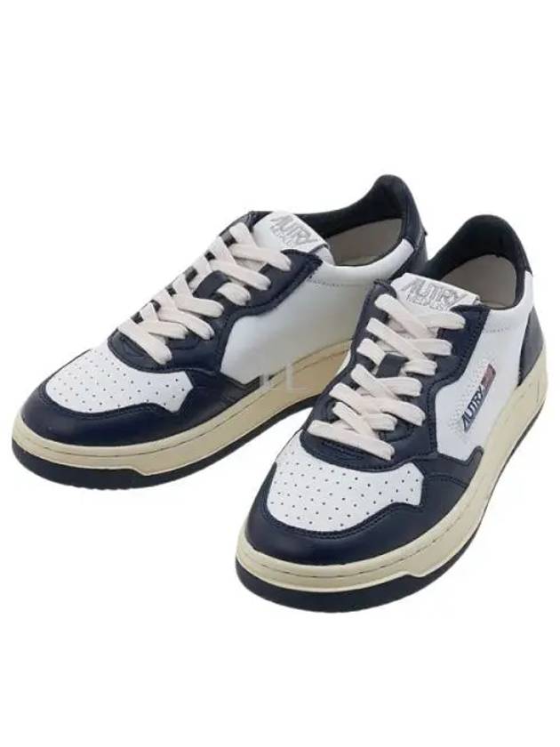 Medalist Navy Tab Low Top Sneakers White Navy - AUTRY - BALAAN 2