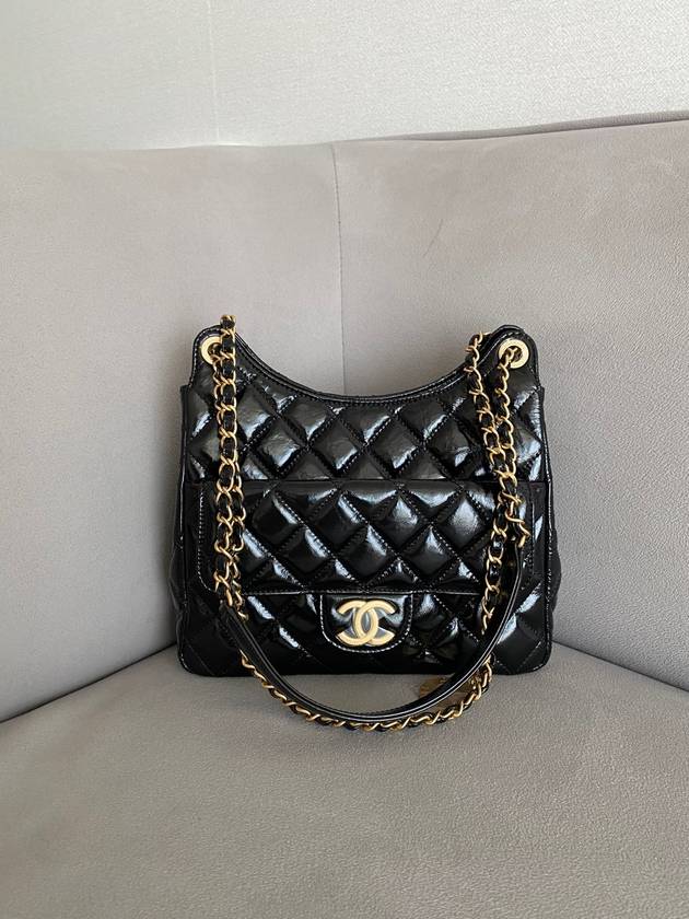 Hobo Handbag Shiny Crumpled Calfskin Gold Black - CHANEL - BALAAN 11