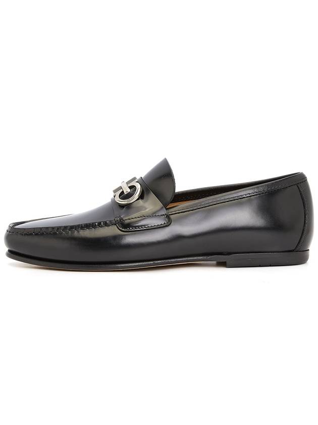 Men's Logo Plaque Loafers Black - SALVATORE FERRAGAMO - BALAAN.