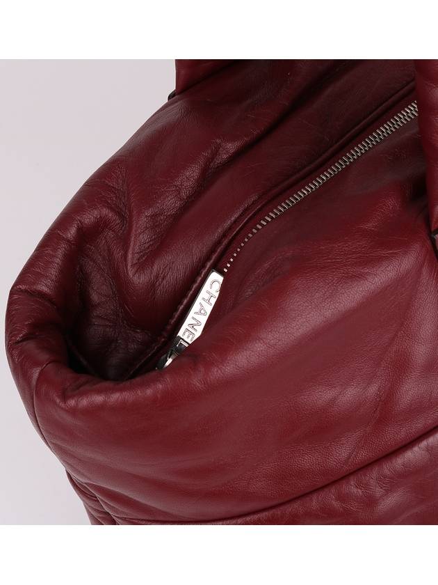 Burgundy leather cocoon large shoulder bag - CHANEL - BALAAN 6