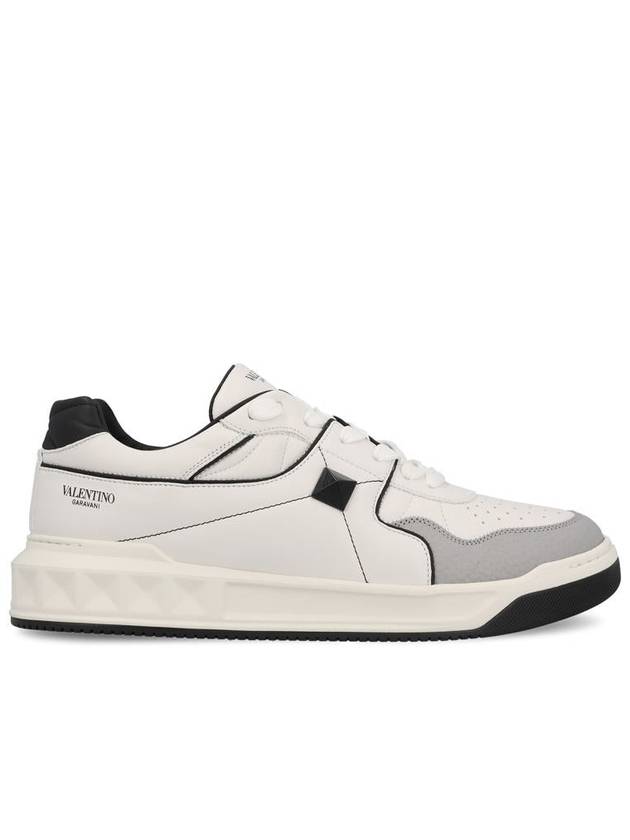 Stud Low Top Sneakers White - VALENTINO - BALAAN 2