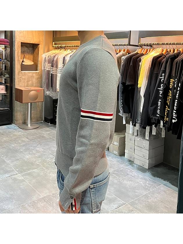 Men's Milan Stitch Armband Crew Neck Knit Top Light Grey - THOM BROWNE - BALAAN 5