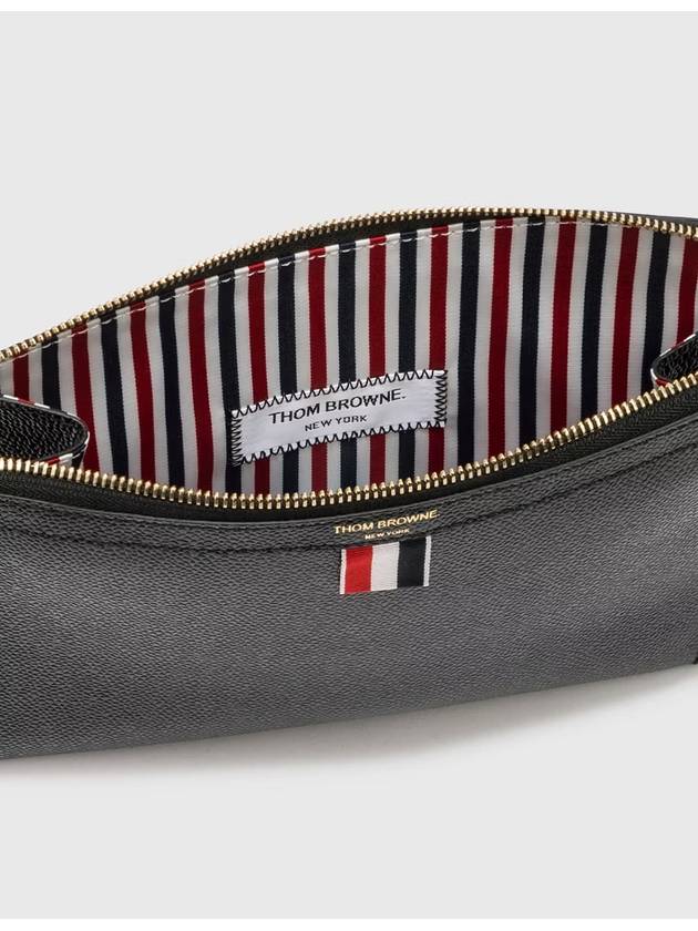 Mini Pebble Leather Gusset Clutch Bag Black - THOM BROWNE - BALAAN 4