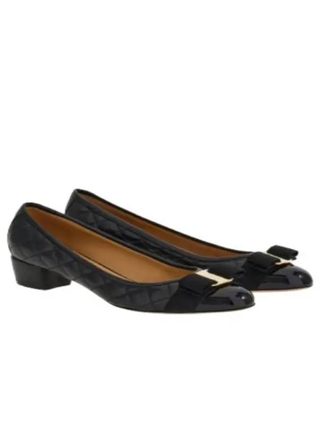 Vara Quilted Pumps Black - SALVATORE FERRAGAMO - BALAAN 2