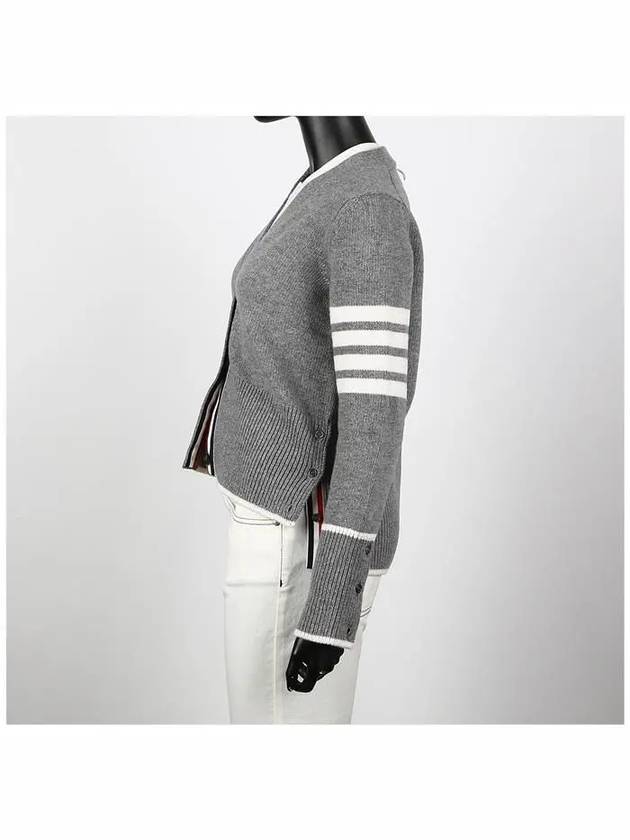 Women's Fine Merino Jersey Sailboat 4 Bar Boxy V Neck Cardigan Light Grey - THOM BROWNE - BALAAN 4