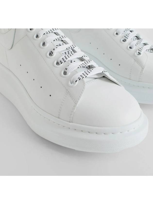 Oversized Leather Tab Low Top Sneakers White - ALEXANDER MCQUEEN - BALAAN 3