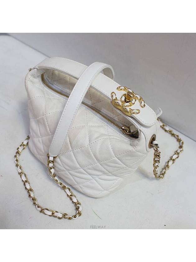 women cross bag - CHANEL - BALAAN 3