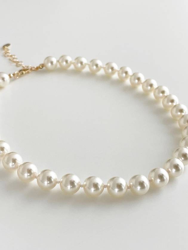 Classic Pearl 10mm Necklace White - ELYONA - BALAAN 3