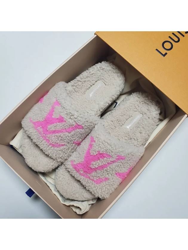 Paseo Flat Mule Comfort Mule Logo Fleece Shearling Slippers - LOUIS VUITTON - BALAAN 4